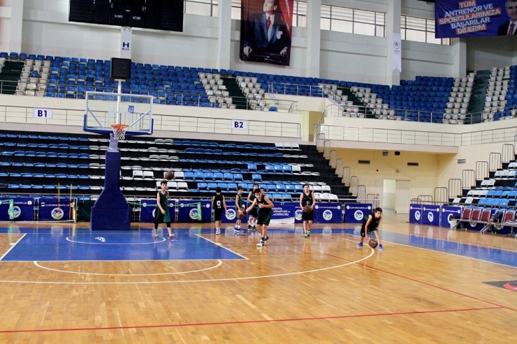 Basketbol Altyapı Öğrencileri Çalışmalarına Başladı