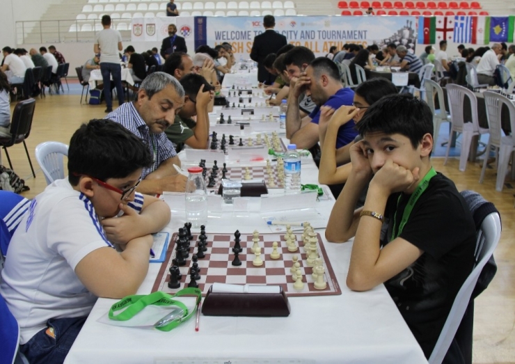 Sivas’ta Uluslararası Satranç Turnuvası Devam Ediyor