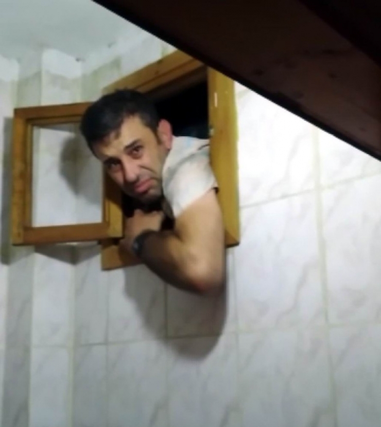 Aranan Şahıs Tuvaletin Havalandırma Boşluğunda Yakalandı