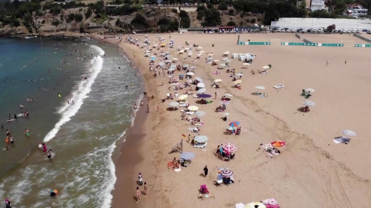 Nemden Bunalan İstanbulluların Akın Ettiği Riva Plajı Havadan Görüntülendi