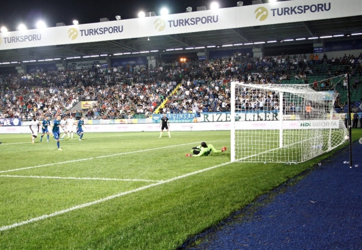 Süper Lig: Çaykur Rizespor: 2 - Demir Grup Sivasspor: 1 (Maç Sonucu)