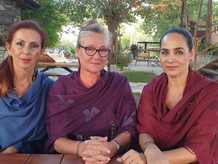 Üç Avrupa Güzeli, 34 Yıl Sonra Kuşadası’nda Bir Araya Geldi, Kadın Hakları İçin Açıklama Yaptı