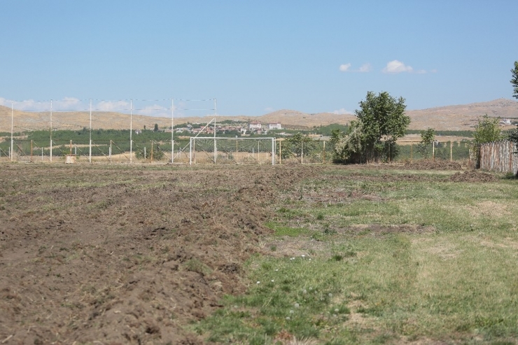Yeni Malatyaspor ‘Futbol Köyü’ Projesi İçin İlk Kazmayı Vurdu
