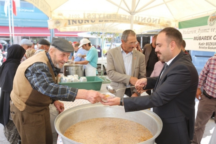 İnönü Belediyesi’nden Aşure İkramı