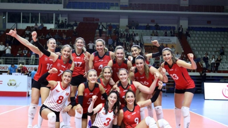 Türk Hava Yolları Kadın Voleybol Takımı, Balkan Şampiyonu Oldu