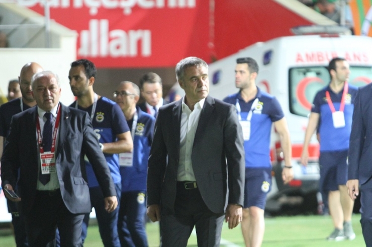 Süper Lig: Aytemiz Alanyaspor: 0 - Fenerbahçe: 0 (Maç Devam Ediyor)