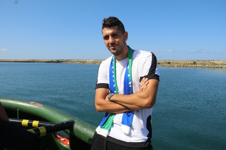 Çaykur Rizespor’un Yunanlı Futbolcusu Chatziisaias Rize’ye Çabuk Alıştı