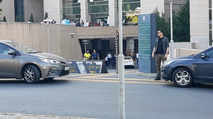 İstanbul Adliyesinde Güvenlik Görevlisi İntihara Teşebbüs Etti