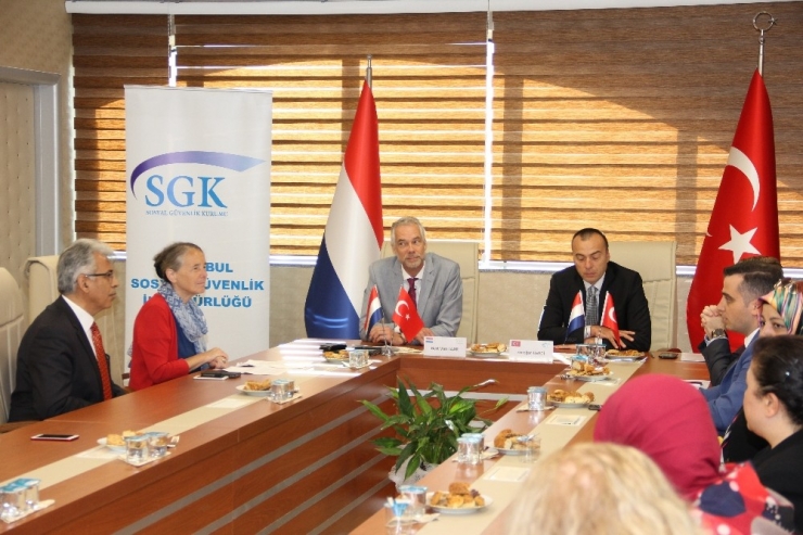 Türk Ve Hollandalı Vatandaşlar, Sosyal Güvenlik Hakları Konusunda Bilgilendirilecek
