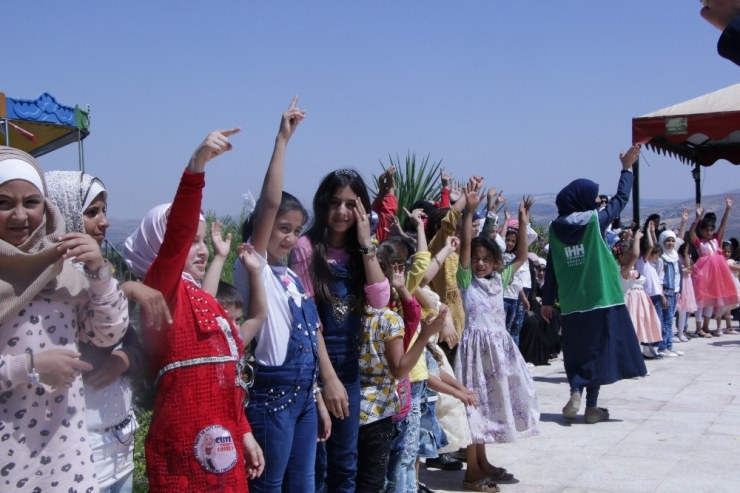 Afrin’de Yetim Çocuklar İçin Şenlik Düzenlendi