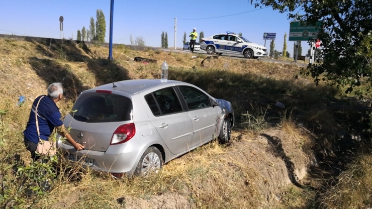 Aksaray’da Otomobil Şarampole Düştü: 1 Yaralı