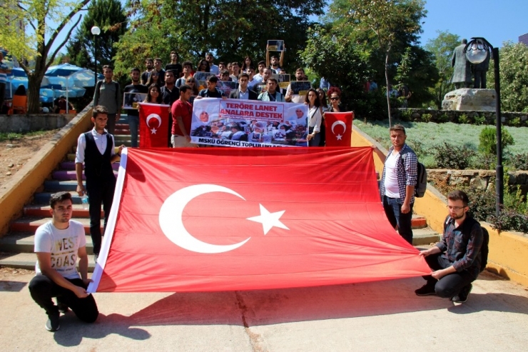Muğla’da Üniversitelilerden Diyarbakır Annelerine Destek