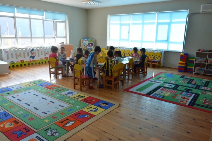 Düzce Üniversitesi Anaokulu Çocuklarını Geleceğe Hazırlıyor