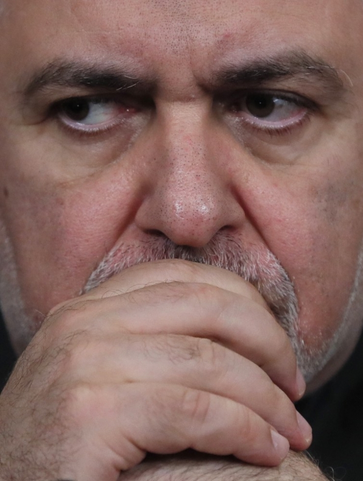 İran Dışişleri Bakanı Zarif: “Trump’ı Savaşa Sürüklemeye Çalışıyorlar”
