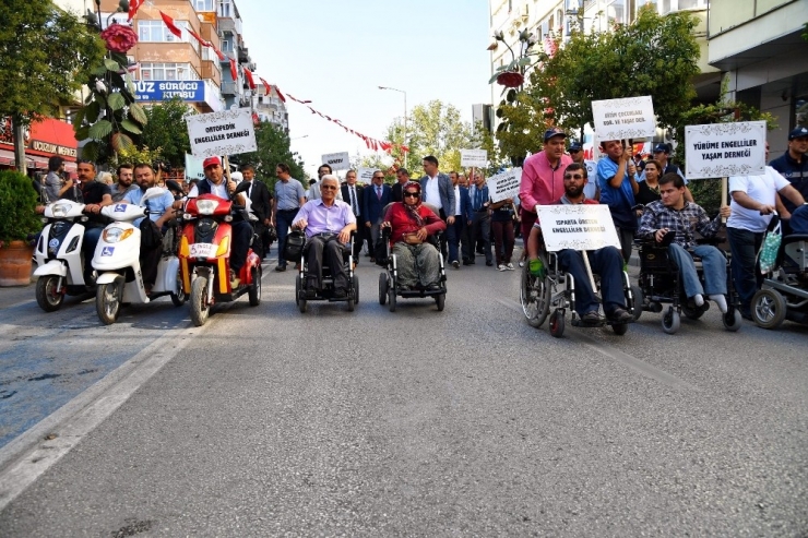Isparta Belediyesi Öncülüğünde Farkındalık Yürüyüşü