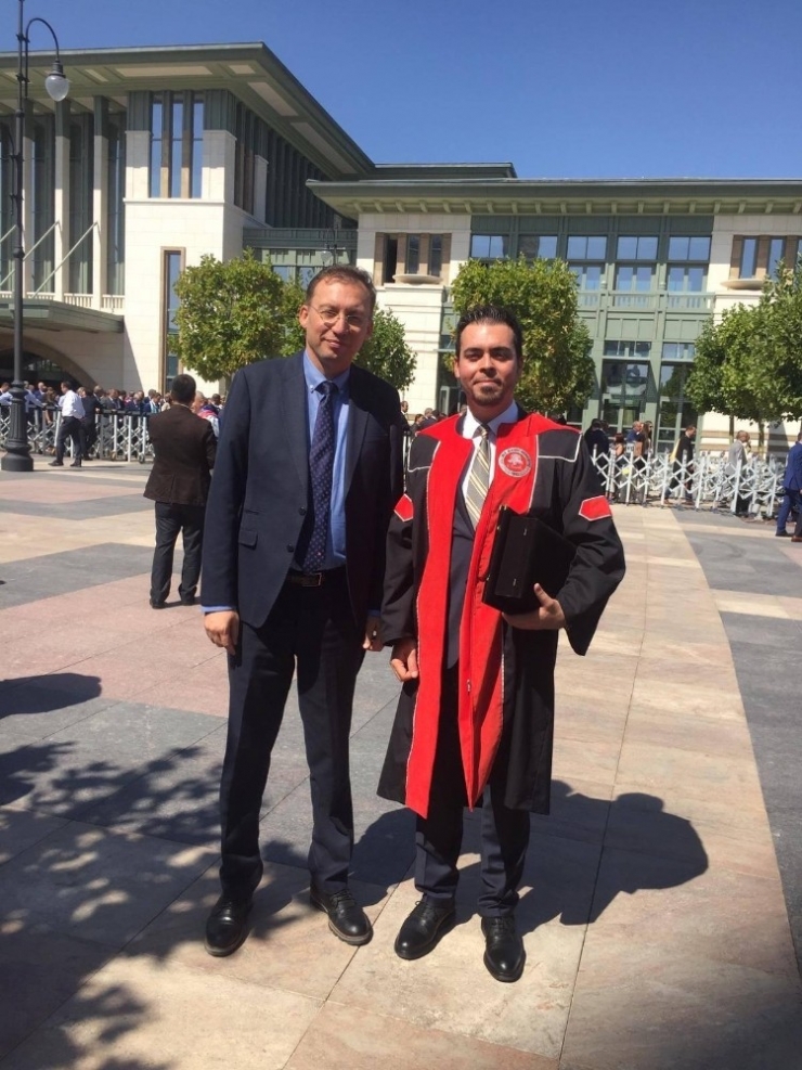 Cumhurbaşkanı Erdoğan’dan Dr. Öğr. Üyesi Erzurumlu’ya Üstün Başarı Ödülü