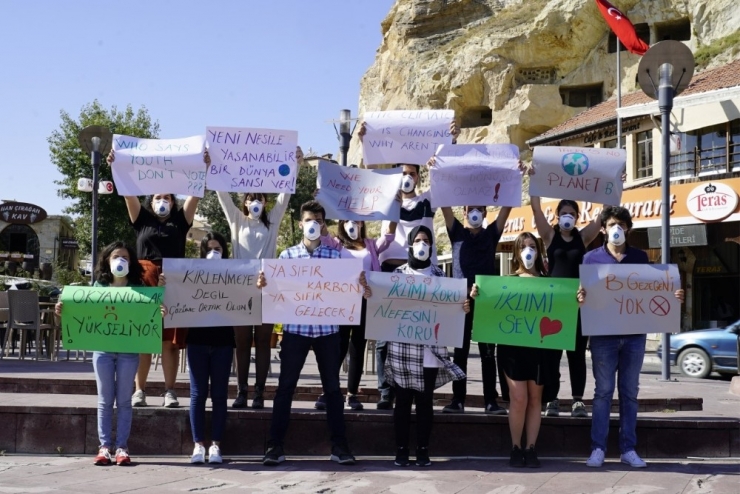 Kapadokya Üniversitesi Öğrencilerinden ‘Küresel İklim Grevi’ Etkinliği