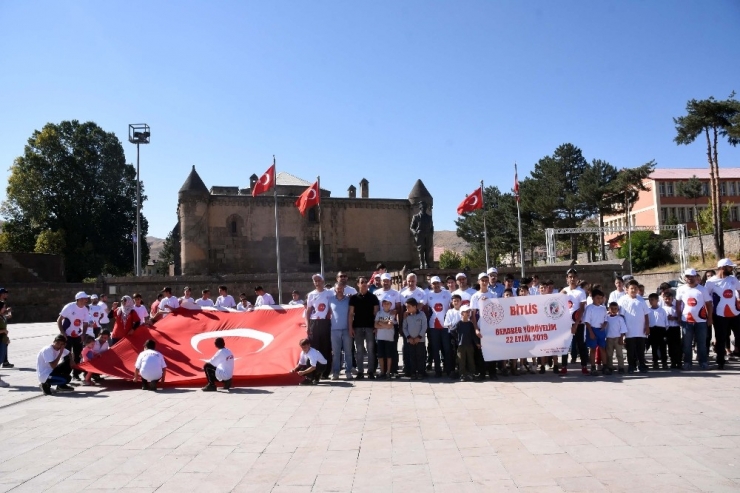 Bitlis’te Herkes İçin Spor Yürüyüşü Yapıldı