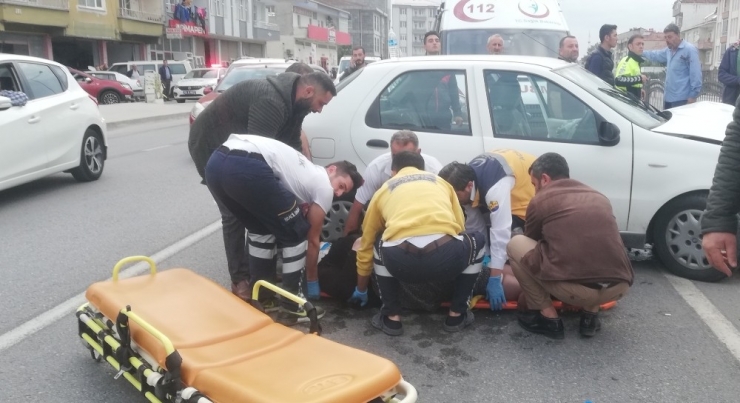 Bafra’da Trafik Kazası: 3 Yaralı