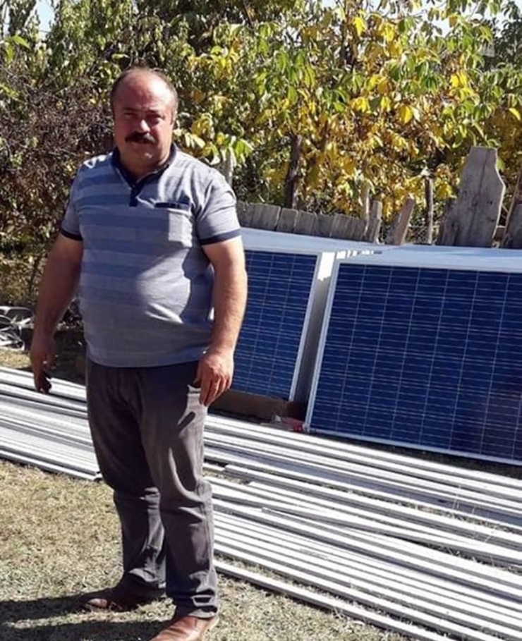 Elektrik Faturası Ağır Gelince Köye Güneş Paneli Kurdu
