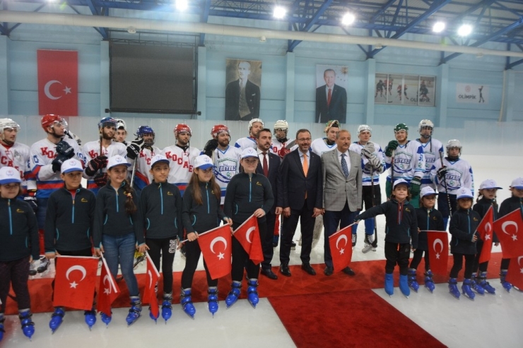 Bursa’nın İlk Olimpik Buz Pateni-hokeyi Salonu Açıldı