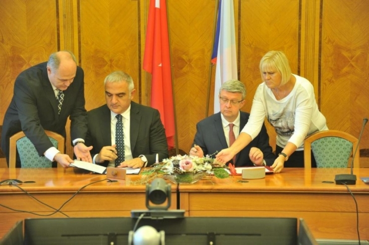 Türkiye İle Çekya Arasında İşbirliği Mutabakatı İmzalandı