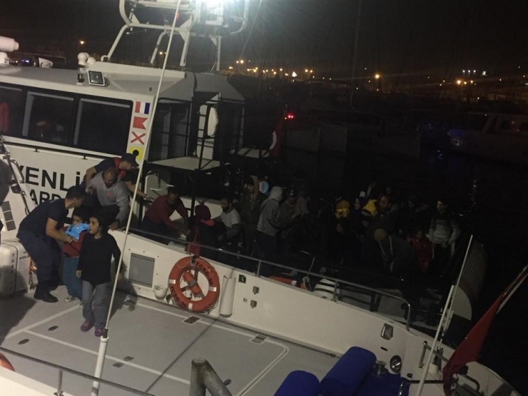 İzmir’de 405 Kaçak Göçmen Yakalandı