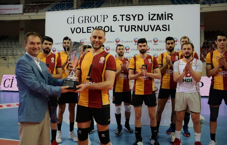 Tsyd İzmir Voleybol Turnuvasında Galatasaray Hdı Sigorta Şampiyon Oldu