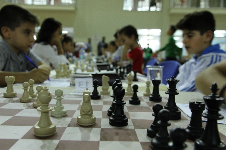 Kızıltepe’de Cumhuriyet Bayramı İçin Satranç Turnuvası Düzenlendi