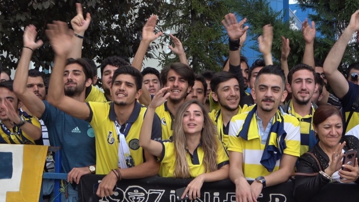 Fenerbahçe, Denizli’de