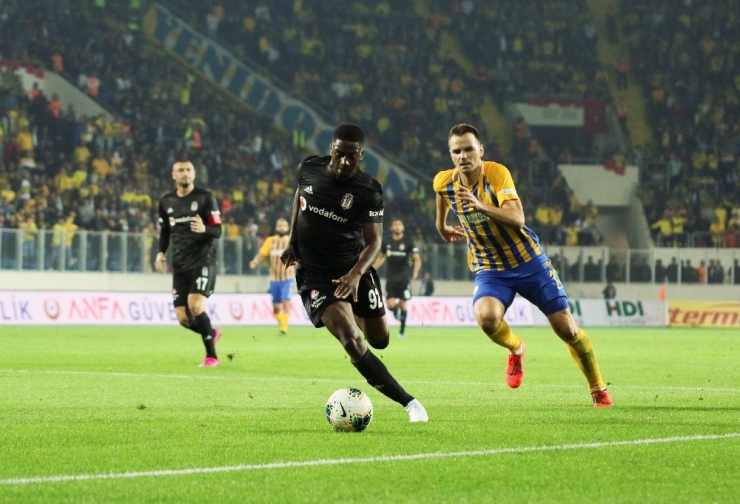 Süper Lig: Mke Ankaragücü: 0 - Beşiktaş: 0 (İlk Yarı)