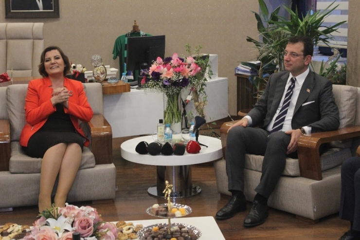 İmamoğlu’ndan İzmit Belediye Başkanı Fatma Kaplan Hürriyet’e Ziyaret