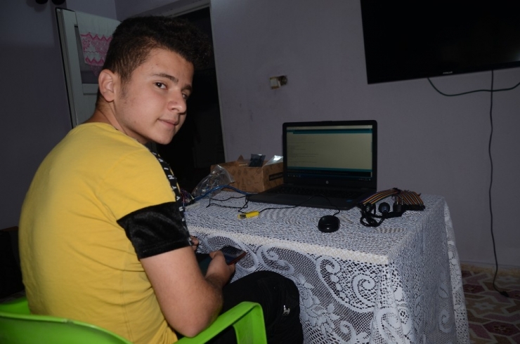 15 Yaşındaki Kaşif, Gaz Kaçağını Haber Veren Sistem Geliştirdi