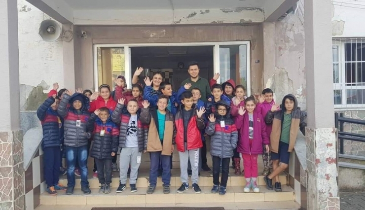 Çdh’in Sağlık Melekleri Aladağ’daki Öğrencilere Hediye Dağıttı