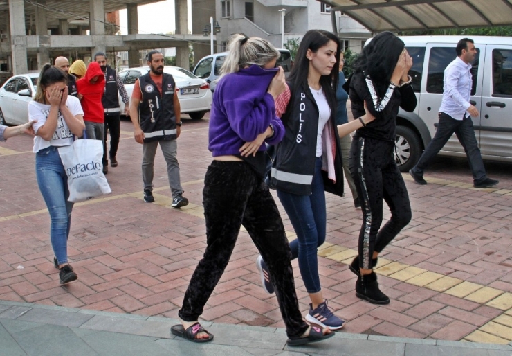 Antalya’da Fuhuş Çetesi Operasyonunda 6 Tutuklama