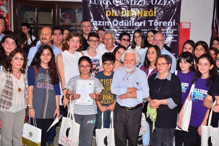 Savaş-recep Başsoy Türkçemize Özen Yarışmasının Ödülleri Verildi