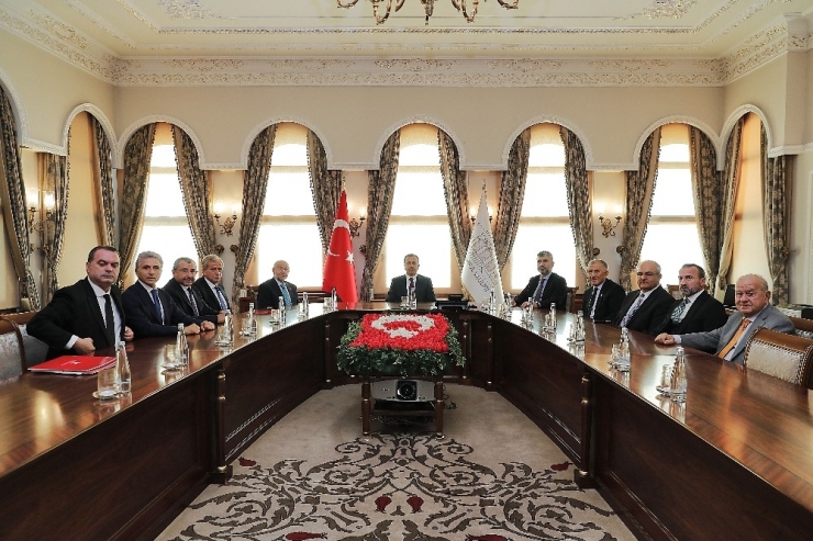 Tff Yönetim Kurulu Üyeleri, İstanbul Valisi Yerlikaya’yı Ziyaret Etti
