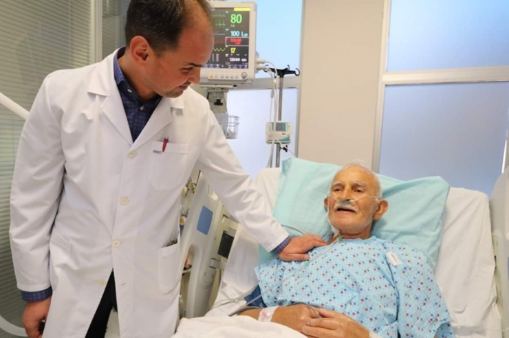Yaşlı Hasta, Çalışan Kalbine Yapılan Bypass İle Sağlığına Kavuştu