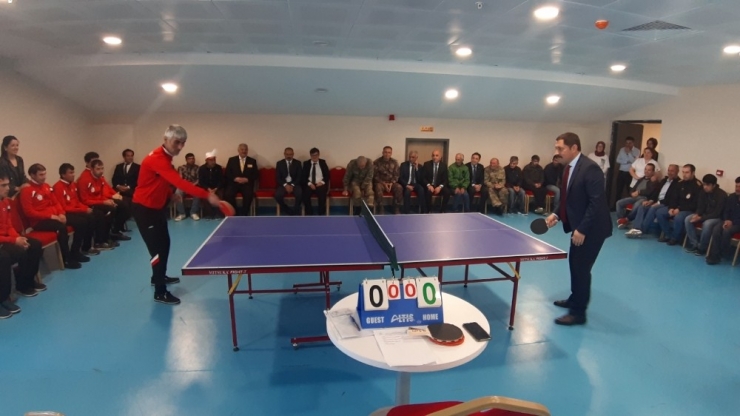 Ardahan’da “Engelleri El Ele Aşalım Projesi” Kapsamında Masa Tenisi Turnuvası Düzenlendi