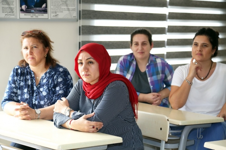 Ataşehir’de Kurulan Ataevlerinde Eğitim Ve Seminerler Devam Ediyor