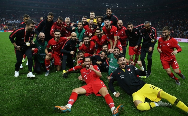 2020 Avrupa Futbol Şampiyonası Elemeleri H Grubu 9. Maçında Türkiye, İzlanda İle Berabere Kalarak Adını Avrupa Şampiyonası’na Yazdırmayı Garantiledi.