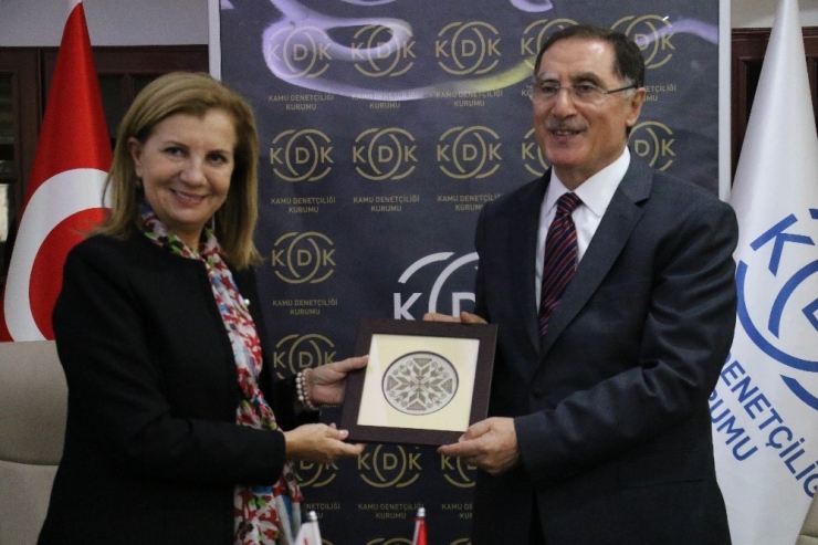 Kdk Başkanı Şeref Malkoç, Kktc Ombudsman Heyetini Ağırladı