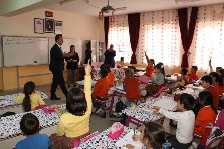 Kaymakam Arcaklıoğlu: "Kitap Okumak Çocukların Hayal Dünyalarını Geliştirir"