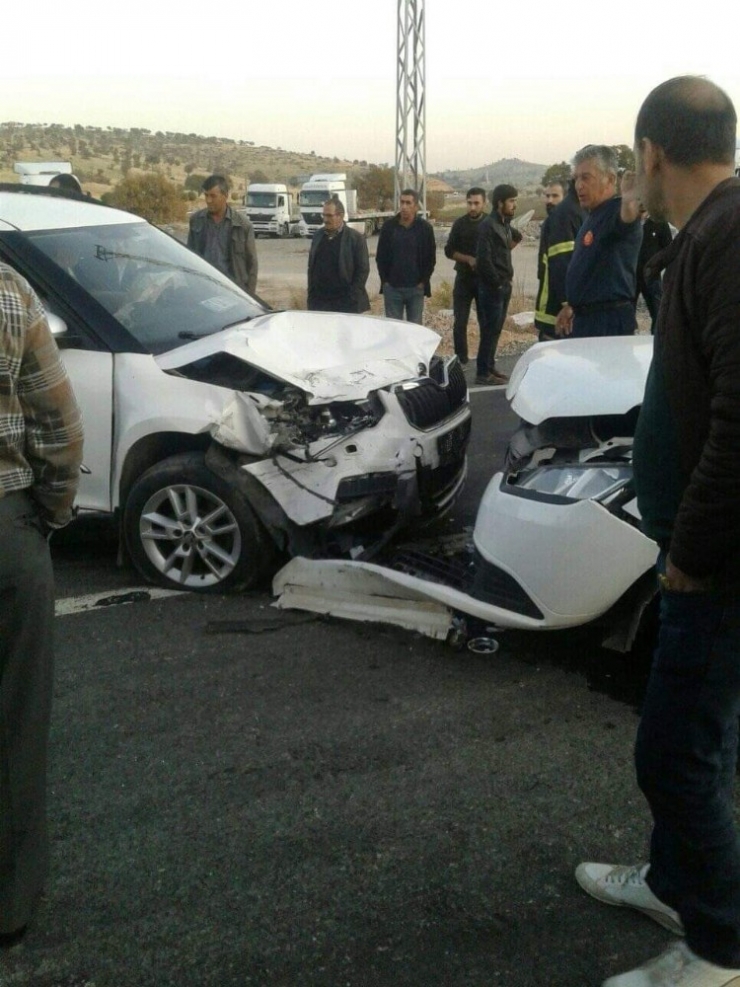 Mardin’de İki Araç Çarpıştı: 1’i Ağır 5 Yaralı