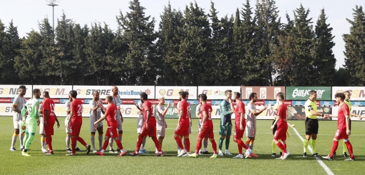 Galatasaray, Hazırlık Maçında Ümraniyespor’u 4-0 Mağlup Etti