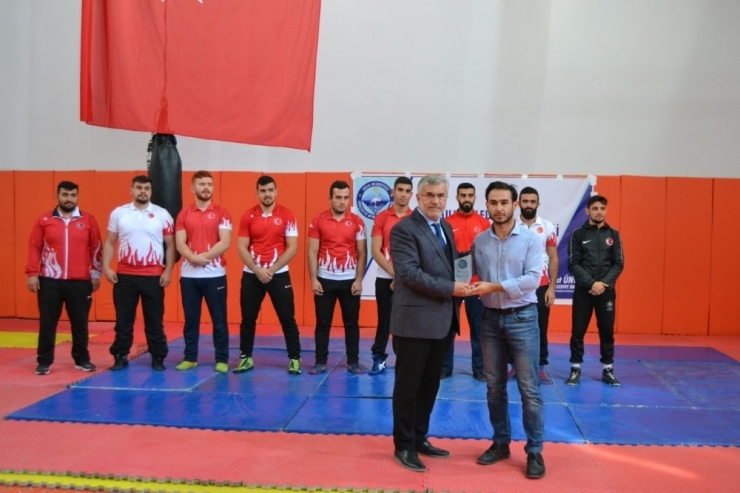 Kulu Belediyesi Gençlik Ve Spor Kulübü İşitme Engelliler Derneği Açıldı