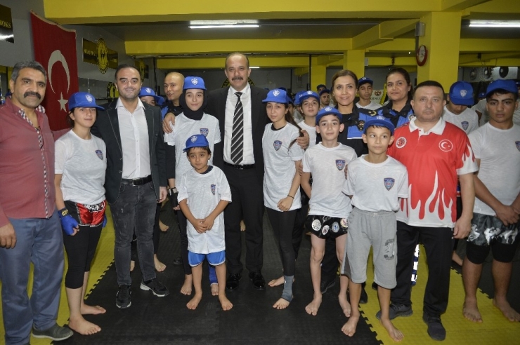 Çocuklar Suçtan Muay Thai İle Uzaklaştı