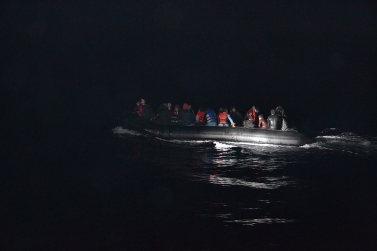 Çanakkale Açıklarında 51 Düzensiz Göçmen Yakalandı