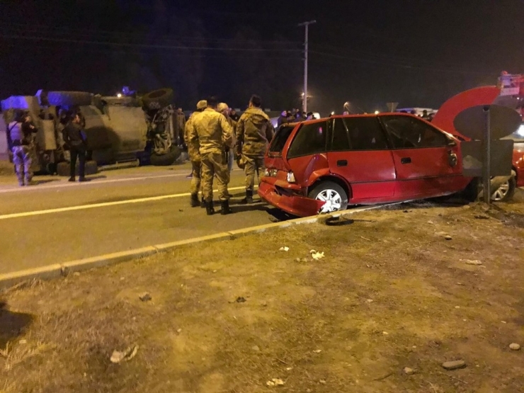 Iğdır’da Zırhlı Polis Aracı Otomobille Çarpıştı: 5 Yaralı