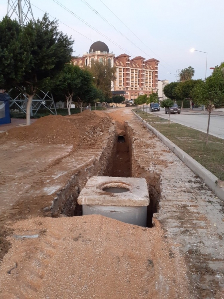 Manavgat’ta Kanalizasyon Hattı Arızası Giderildi